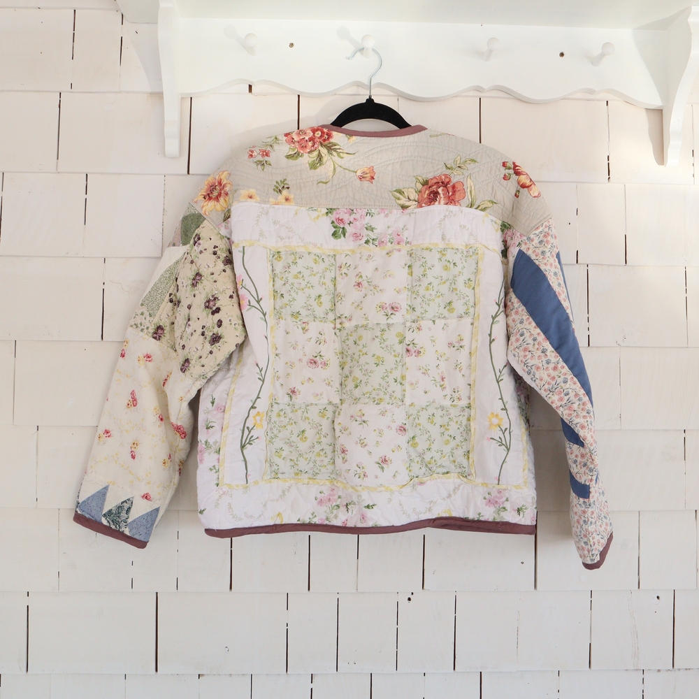 Upcycled Patchwork Quilted Cardigan Jacket With Bow S • M • L - Picture 3 of 10